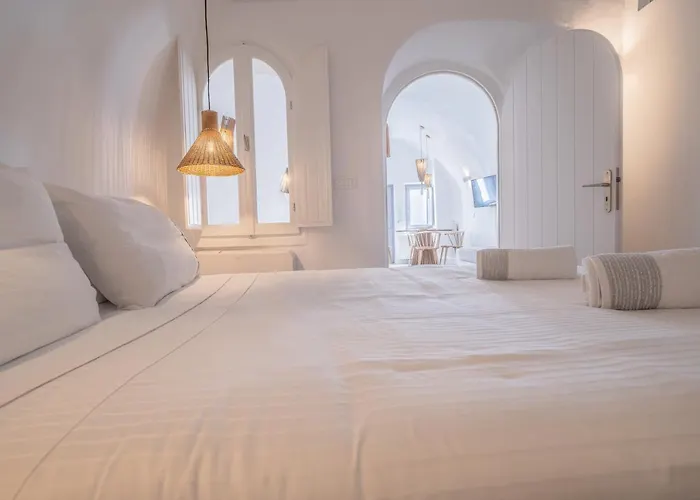 Eternity Suites Santorini